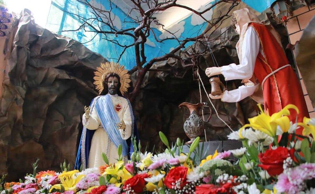 Año con año los pobladores de Huejotzingo abren las puertas de sus casas para recibir imágenes religiosas y rendirles tributo | Foto: Facebook Ayuntamiento de Huejotzingo