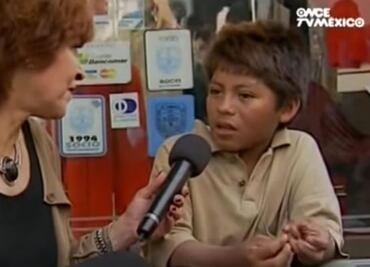 ¿Qué ha sido del niño "acomodador de coches" que entrevistó Cristina Pacheco?