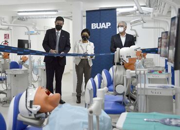 Lilia Cedillo inaugura laboratorios de estomatología