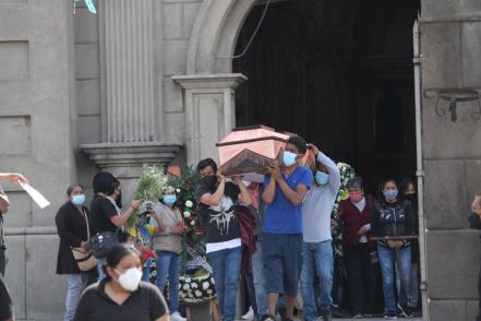 Xochimehuacán. Realizan misa y sepelio de la segunda víctima de explosión