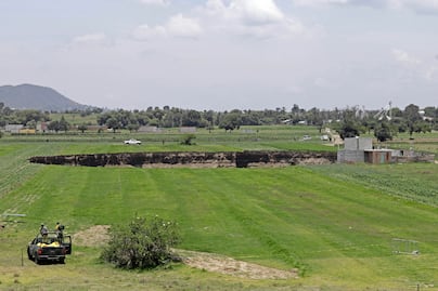 Familia será reubicada tras perder su casa por socavón de Zacatepec