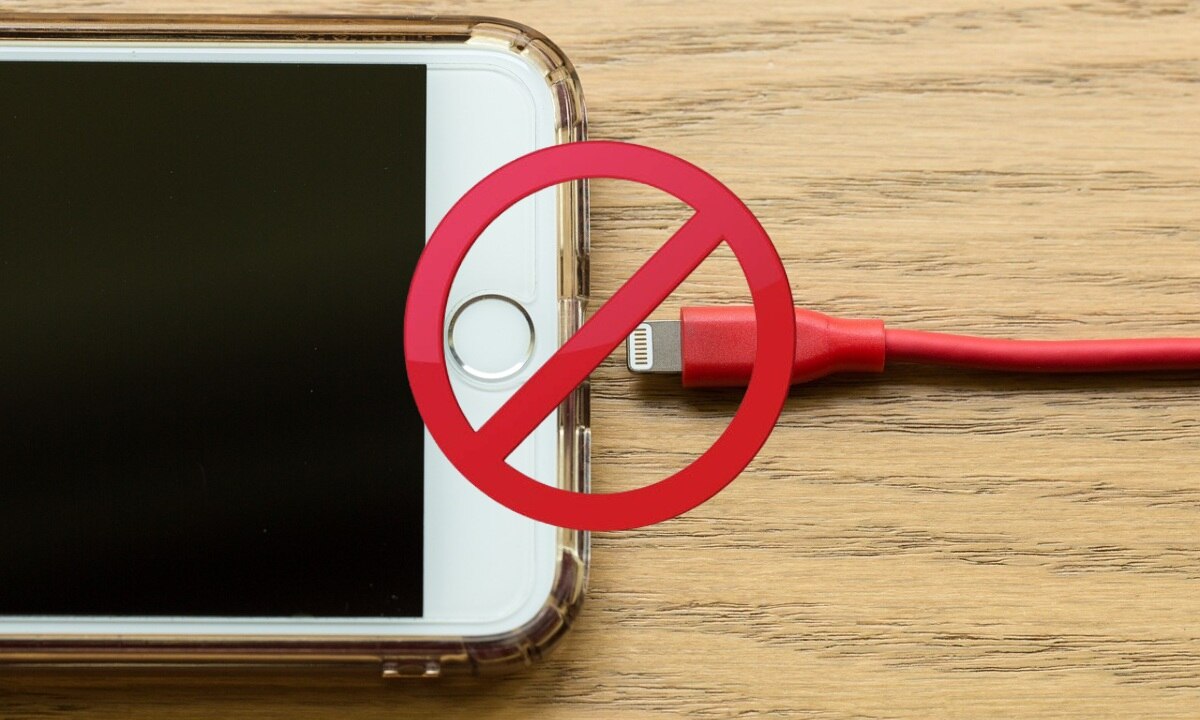Con las nuevas tecnologías es posible cargar los celulares sin usar cables | Foto: Producción El Universal