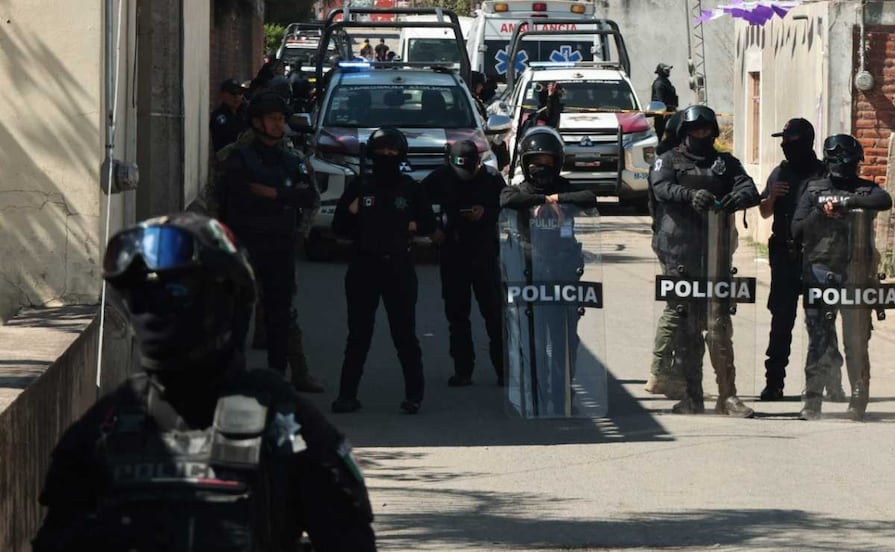 Policía municipal abate a dos asaltantes tras enfrentamiento armado en Zacatepec