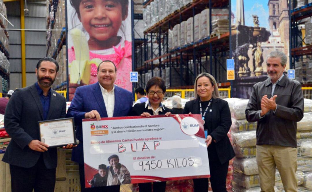 Los alimentos recaudados fueron entregados al Banco de Alimentos Cáritas Puebla | Foto: BUAP