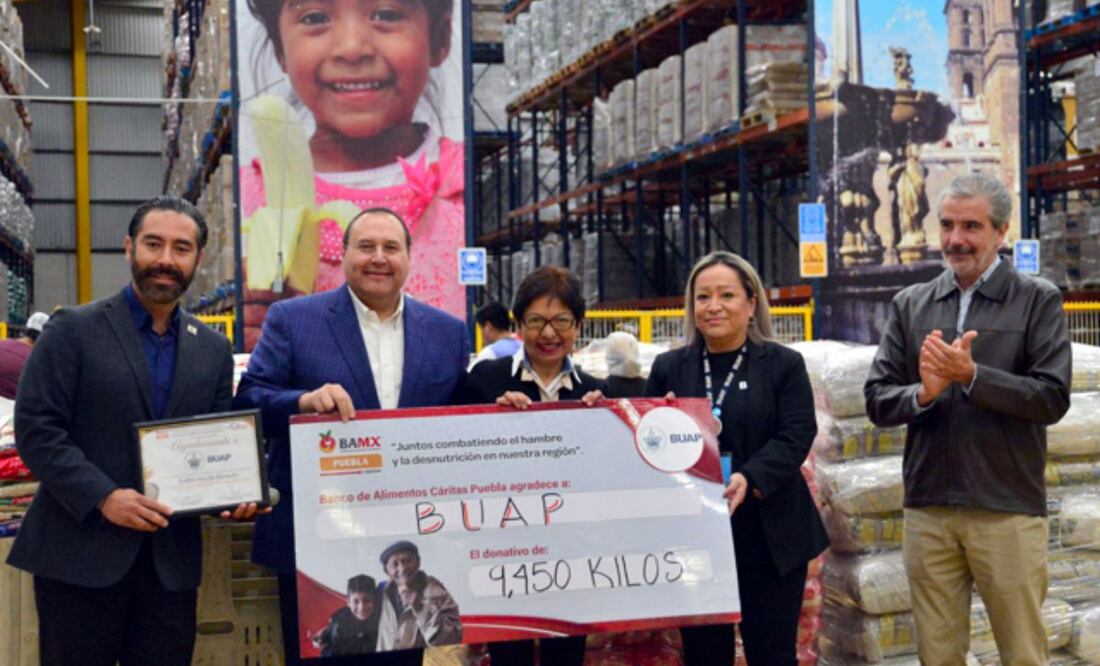 Los alimentos recaudados fueron entregados al Banco de Alimentos Cáritas Puebla | Foto: BUAP