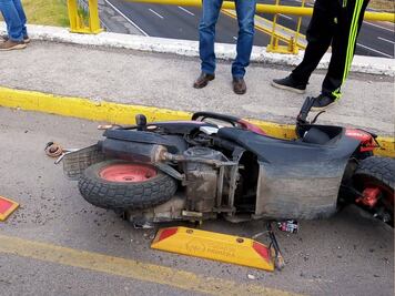 Muere motociclista tras derrapar en puente de San Salvador El Verde