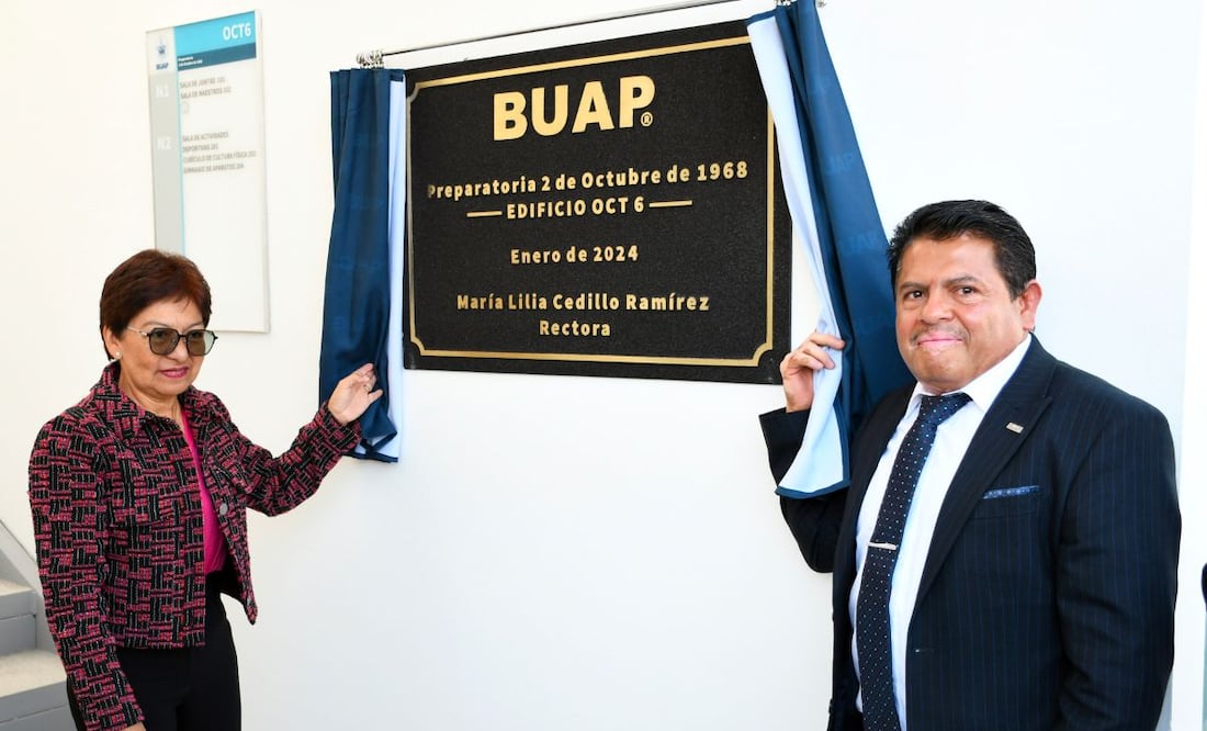 Director de la Preparatoria 2 de Octubre de 1968 José Rosas Ibarra, realizó su Segundo Informe de Labores | Foto: BUAP