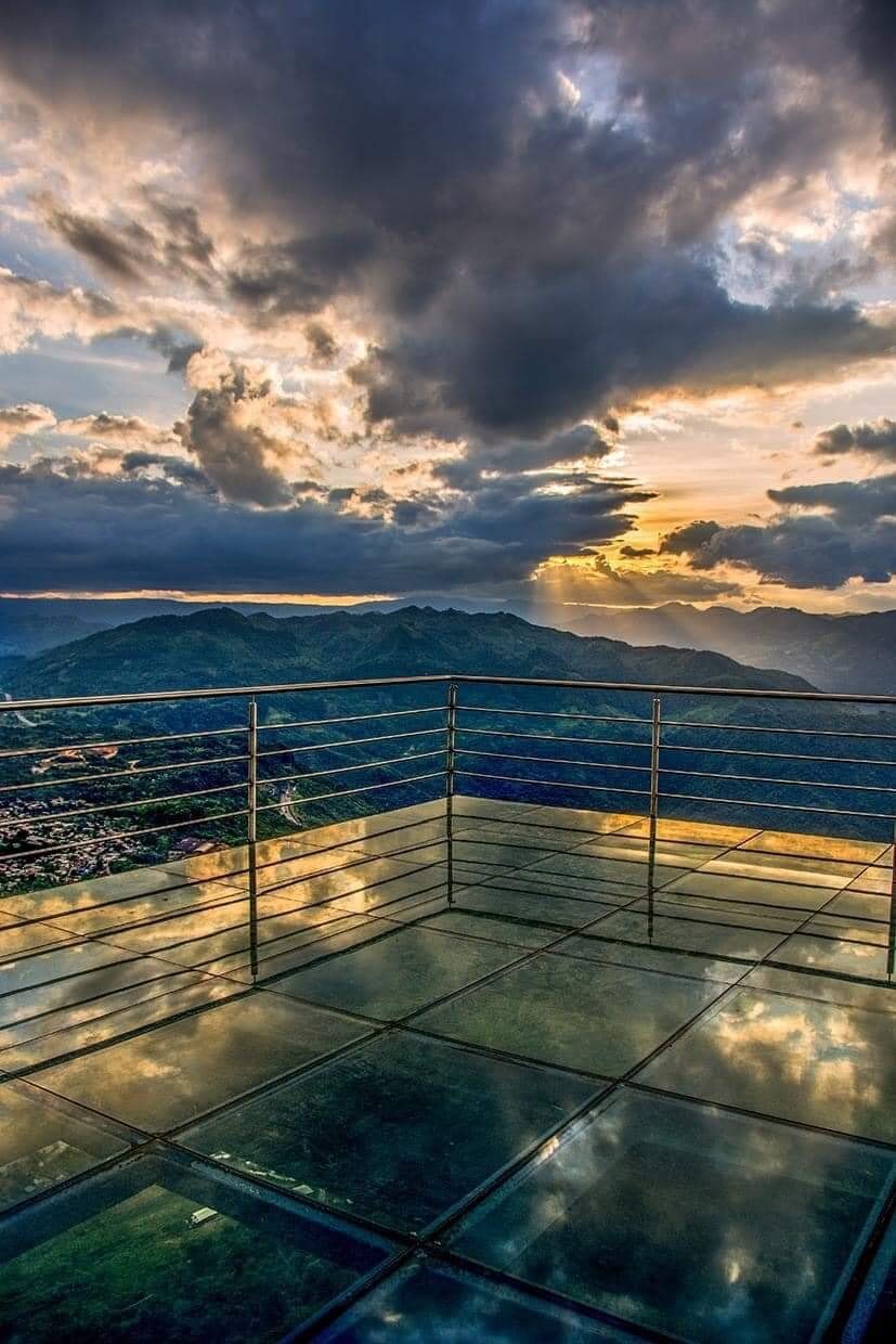 Así son las vistas espectaculares del impresionante mirador de cristal del pueblo mágico de Xicotepec | Foto: X @XicotepecPM