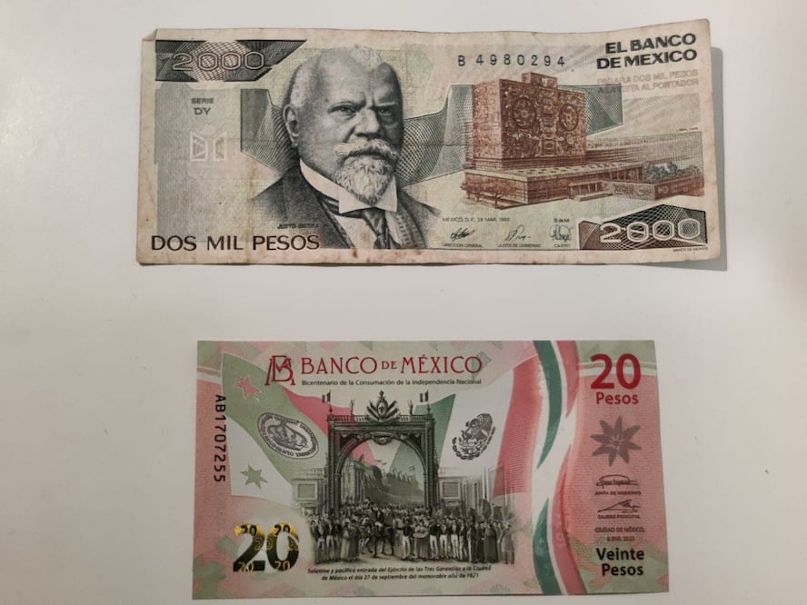 El billete de 2000 pesos circuló entre 1983 y 1992. Foto: Demian Magallán / EL UNIVERSAL PUEBLA