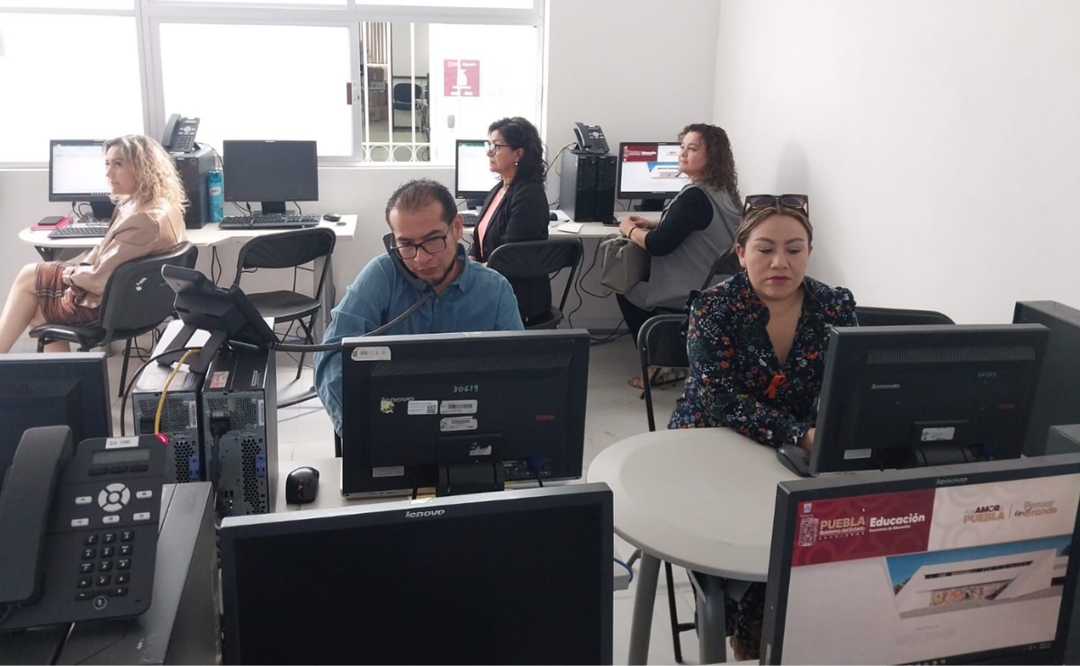 SEP Puebla abre línea telefónica para atender a padres de familia durante las inscripciones al ciclo escolar 2025-2026