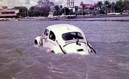 El día que un vocho cruzó el Lago de Chapala