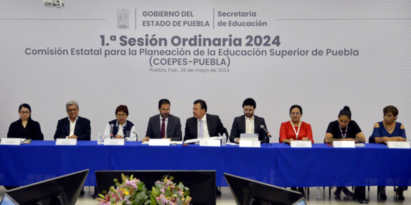 funcionarios federales y estatales, así como rectores y rectoras de instituciones de educación superior en Puebla, entre ellos la doctora María Lilia Cedillo | Foto: BUAP