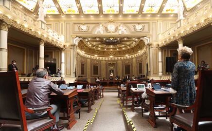 Diputados de Puebla promocionan su marca con el pretexto de los informes de labores