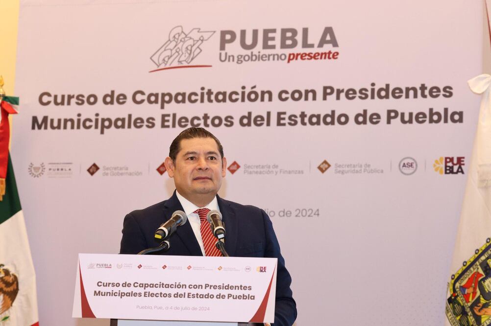 Alejandro Armenta rescatará el Centro Estatal de Estudios Municipales | Foto: EsImagen