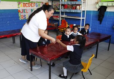 Temen maestros regresar a las aulas por padres de familia sin vacunar