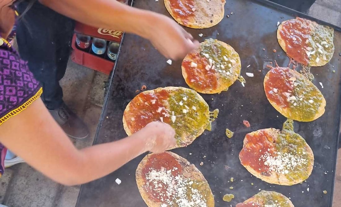 Las memelas forman parte de la dieta de muchos poblanos | Foto: Agencia Es Imagen para El Universal Puebla