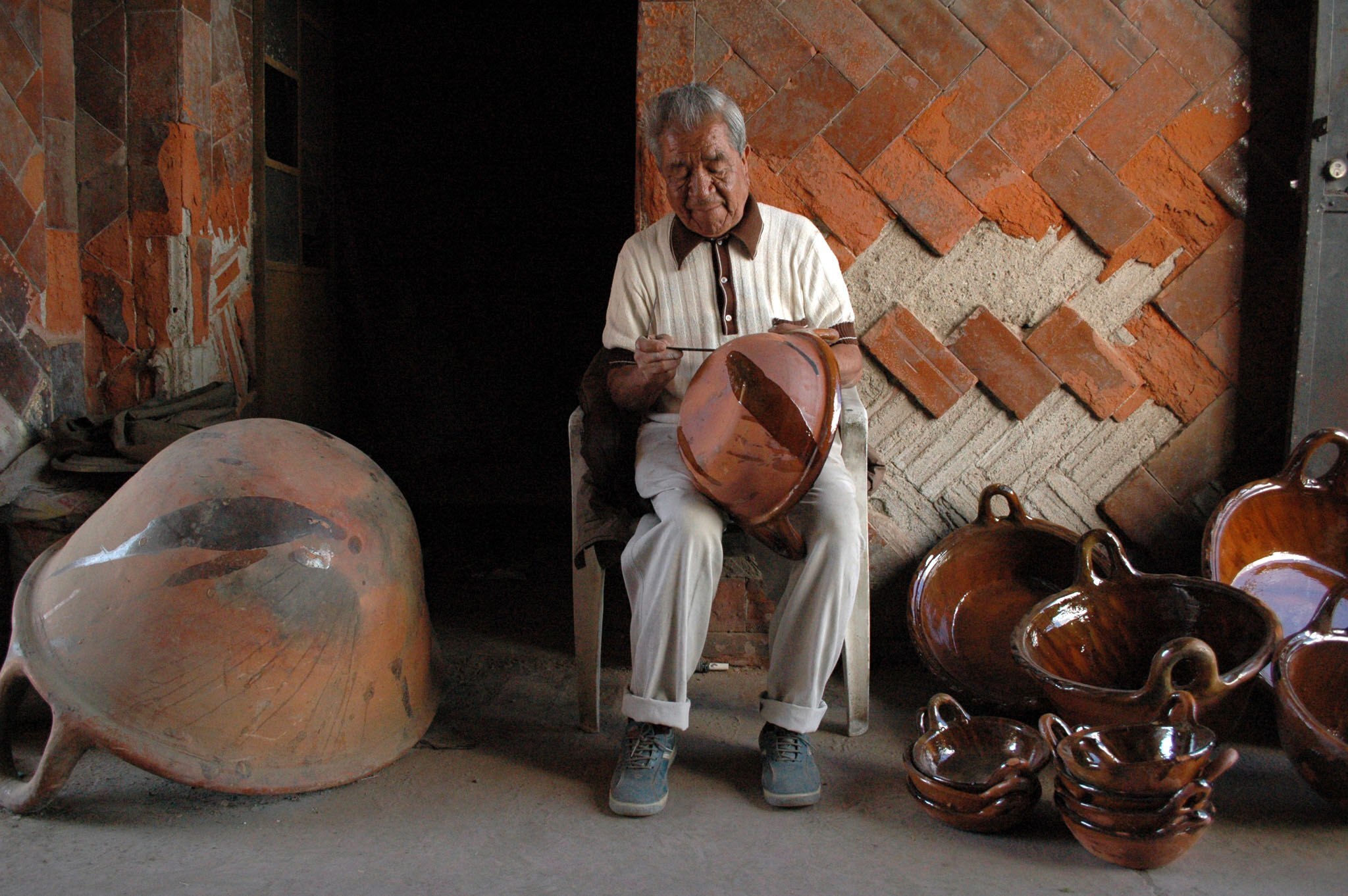 Sólo 15 familias conservan este noble oficio en el barrio de la Luz | Foto: Agencia Es Imagen para El Universal Puebla