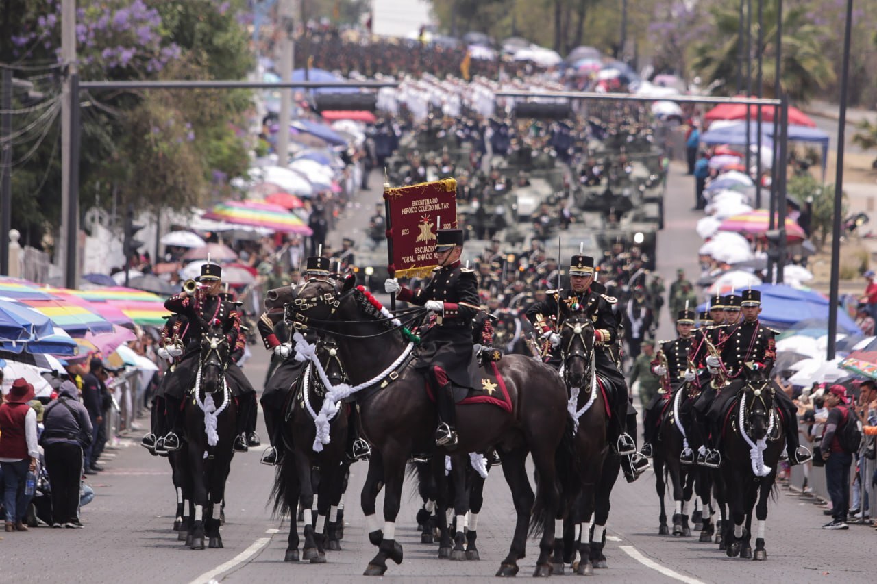 El desfile del 5 de mayo es muy esperado por los poblanos / Foto:EsImagen