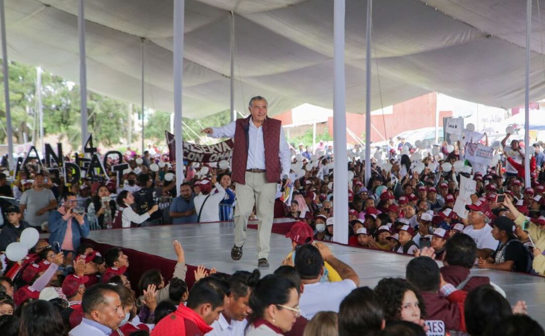 Adán Augusto López estuvo nuevamente con simpatizantes en Puebla | Foto: Agencia Es Imagen para El Universal Puebla