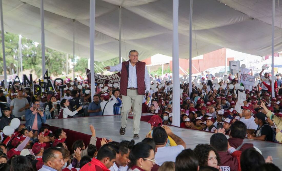 Adán Augusto López estuvo nuevamente con simpatizantes en Puebla | Foto: Agencia Es Imagen para El Universal Puebla