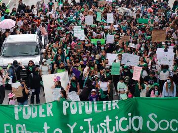 Demanda Marea Verde despenalización del aborto en Puebla
