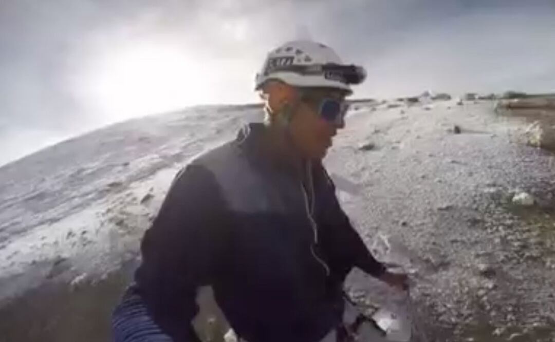 El Pico de Orizaba también es un volcán y esta es la forma en la que libera gases | Foto: YouTube Hugo Aguilar "Montañista"