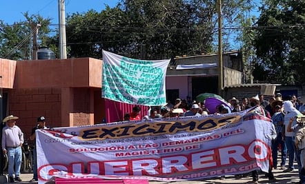 VIDEO: Maestros de la CETEG dan portazo previo a inauguración de CRIT en Guerrero