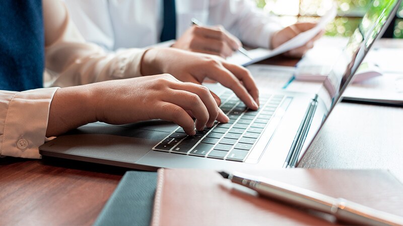 A partir de 2024, los contribuyentes que se acojan al Régimen Simplificado de Confianza (RESICO) solo tendrán que concentrarse en realizar sus declaraciones mensuales, eliminando la obligación de presentar la declaración anual. 

Foto: Producción El Universal Puebla