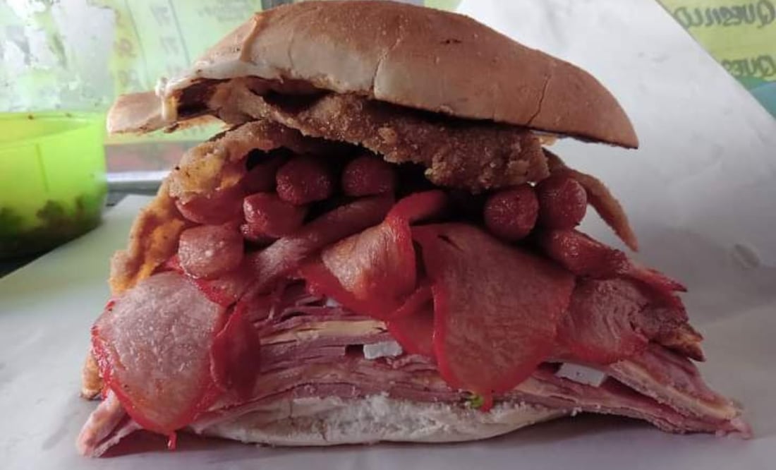 En La Pasadita elaboran estas enormes tortas | Foto: Facebook Tortas Gigantes La Pasadita