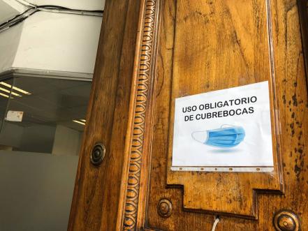 Familias gastan hasta $600 al mes en cubrebocas y gel antibacterial
