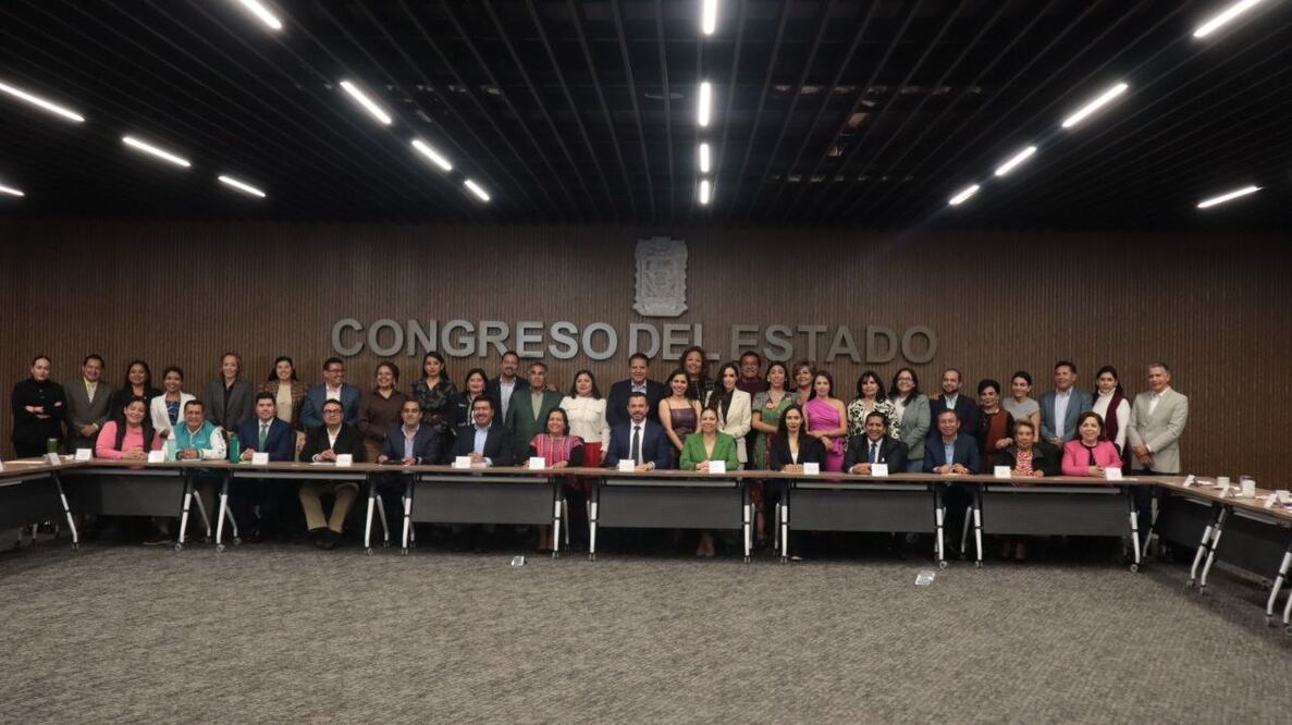 Laura Artemisa y José Luis Parra encabezaron el encuentro | Foto: Congreso del estado de Puebla