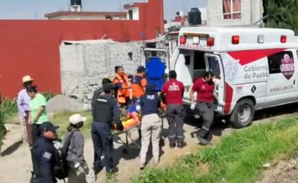 Joven forcejea con asaltantes y cae a barranca en San Aparicio