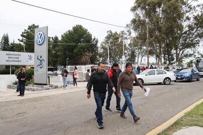 Volkswagen mantiene propuesta de aumento salarial del 10.59%; sindicato realiza asamblea informativa