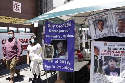 Clausuran simbólicamente Congreso de Puebla por obstaculizar derechos