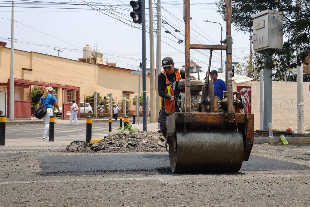 Te decimos los requisitos para que tu calle sea contemplada en el bacheo | Foto: EsImagen