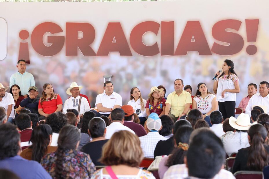 Alejandro Armenta se reunió con pobladores de San Miguel Canoa y La Resurrección | Foto: Especial