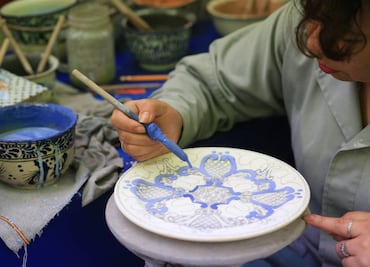 PNT atribuye a la UPAEP contrato para la venta de platos de talavera a otras universidades; la institución lo niega