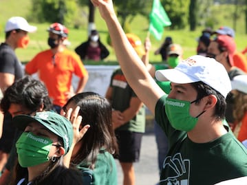 Comunidad académica de la UDLAP marcha para exigir la salida de Ríos Piter