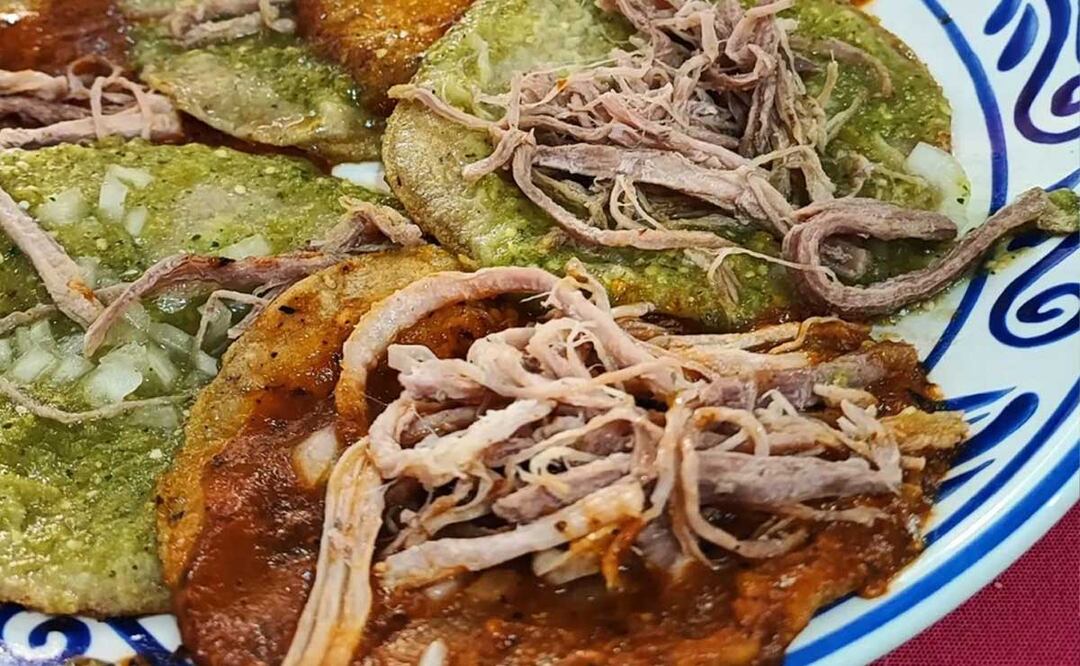 Decidir qué comer en Puebla es sencillo pues todo resulta delicioso, puedes probar desde una cemita, un plato de mole hasta un taco árabe | Foto: instagram goudinoff