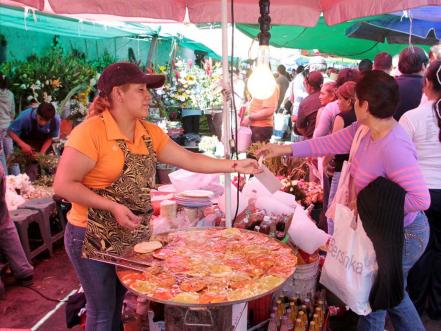 Día de Muertos 2021. Habrá ambulantes afuera del Panteón Municipal