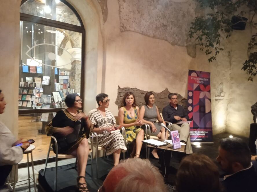 Este noche se presentó el libro a iniciativa de Blanca Alcalá | Foto: Alejandro Villegas