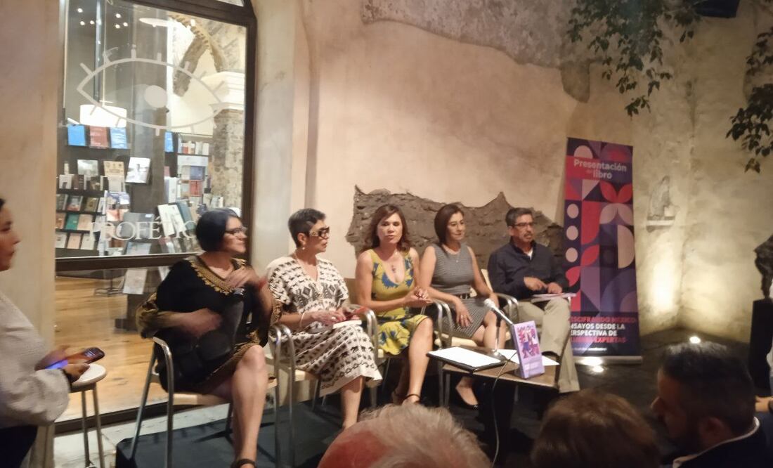 Este noche se presentó el libro a iniciativa de Blanca Alcalá | Foto: Alejandro Villegas