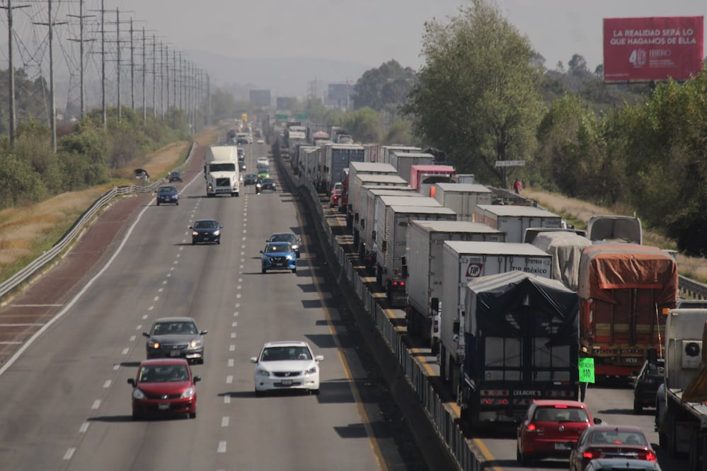Un accidente vial sobre la autopista México-Puebla suele generar intenso tráfico | Foto: EsImagen
