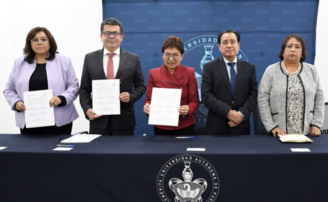 La presidenta del Tribunal Superior de Justicia del Estado de Puebla, María Belinda Aguilar Díaz, fue testigo de honor  | Foto: BUAP