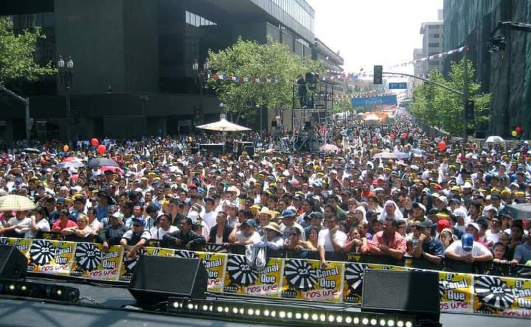 Miles de latinos celebran la Batalla de Puebla en las calles de Broadway | Foto: Facebook Fiesta Broadway Los Ángeles