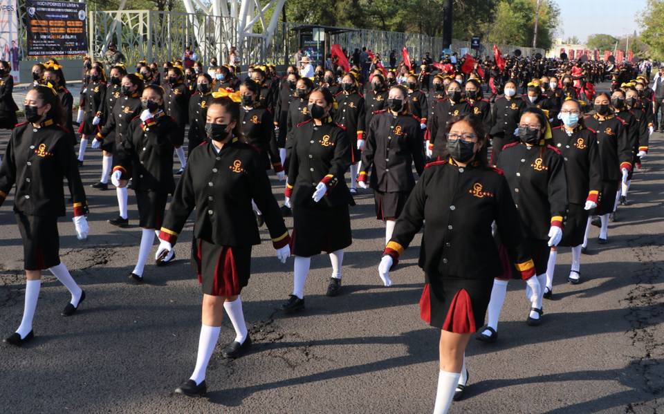 Con motivo del día 5 de Mayo la BUAP informó que también habrá carrozas, cinco de las cuales honran a figuras destacadas de Puebla, entre ellas Vicente Suárez, mientras que el resto promueve el turismo en la región. 

Foto: Producción El Universal