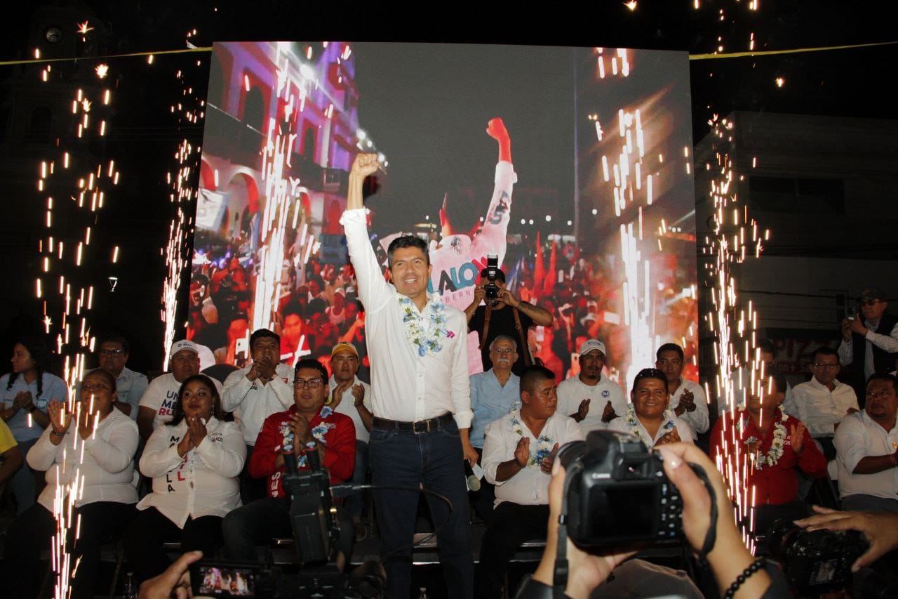 Lalo Rivera estuvo en Ajalpan / Foto ;Especial