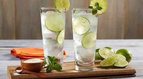 ¿Qué pasa si tomo agua de limón con chía todos los días?