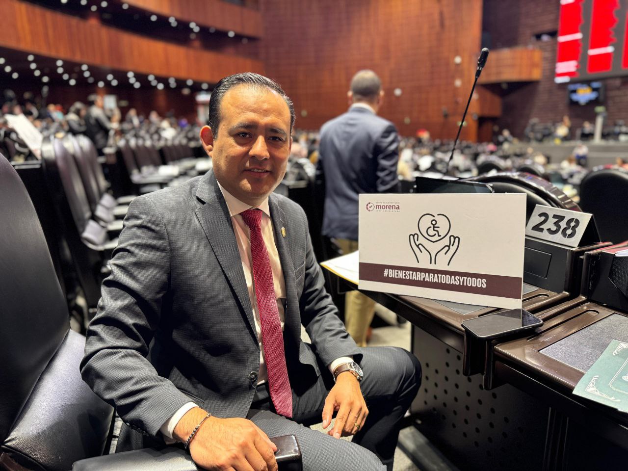 Eduardo Castillo apoya las nuevas reformas constitucionales | Foto: Especial