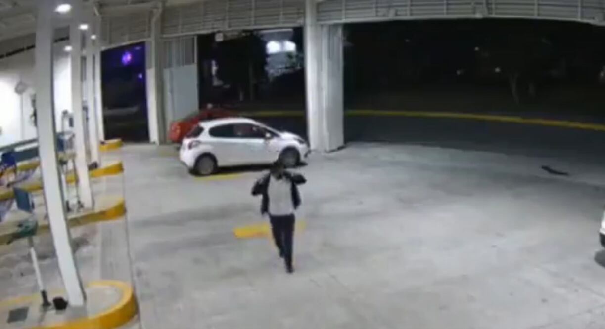 Un auto fue robado de un verificentro de San Andrés Cholula | Captura Redes Sociales